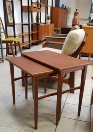 VINTAGE TEAK BIJZETTAFELS