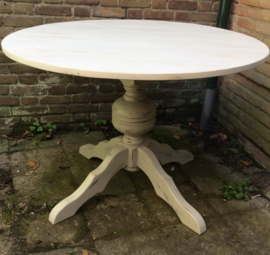Ronde tafel ‘old look’ afgewerkt