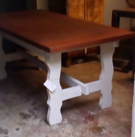 Massief houten tafel met Whitewash onderstel