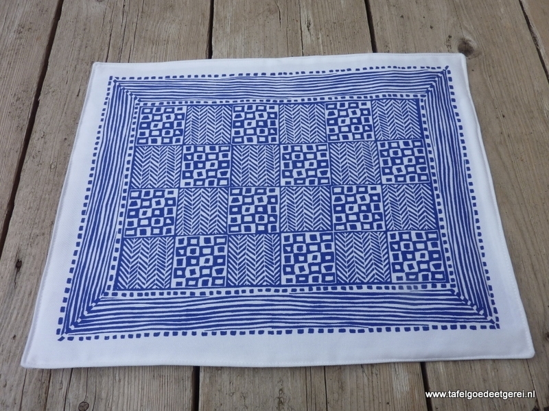 Placemat tight cube blue on white