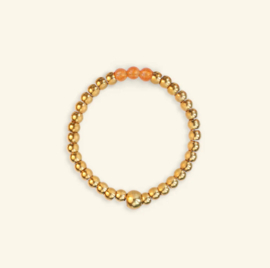 Mable. Triple orange ring