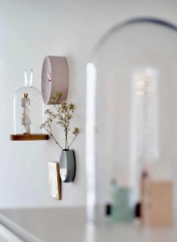 Lammers & Lammers Mini Pupke met kroonkandelaar | wit met delftsblauw all-over en rode schoentjess