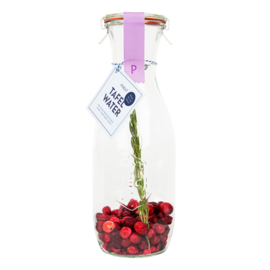 Pineut Tafelwater karaf | Kers Cranberry Rozemarijn