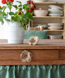 Doing Goods Flower knob "Faye" | white