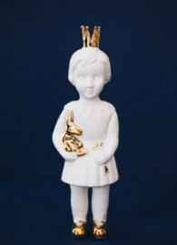 Lammers & Lammers Mini Pupke met kroonkandelaar | wit met delftsblauw all-over en rode schoentjess