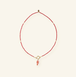 Mable. Romantic red ketting