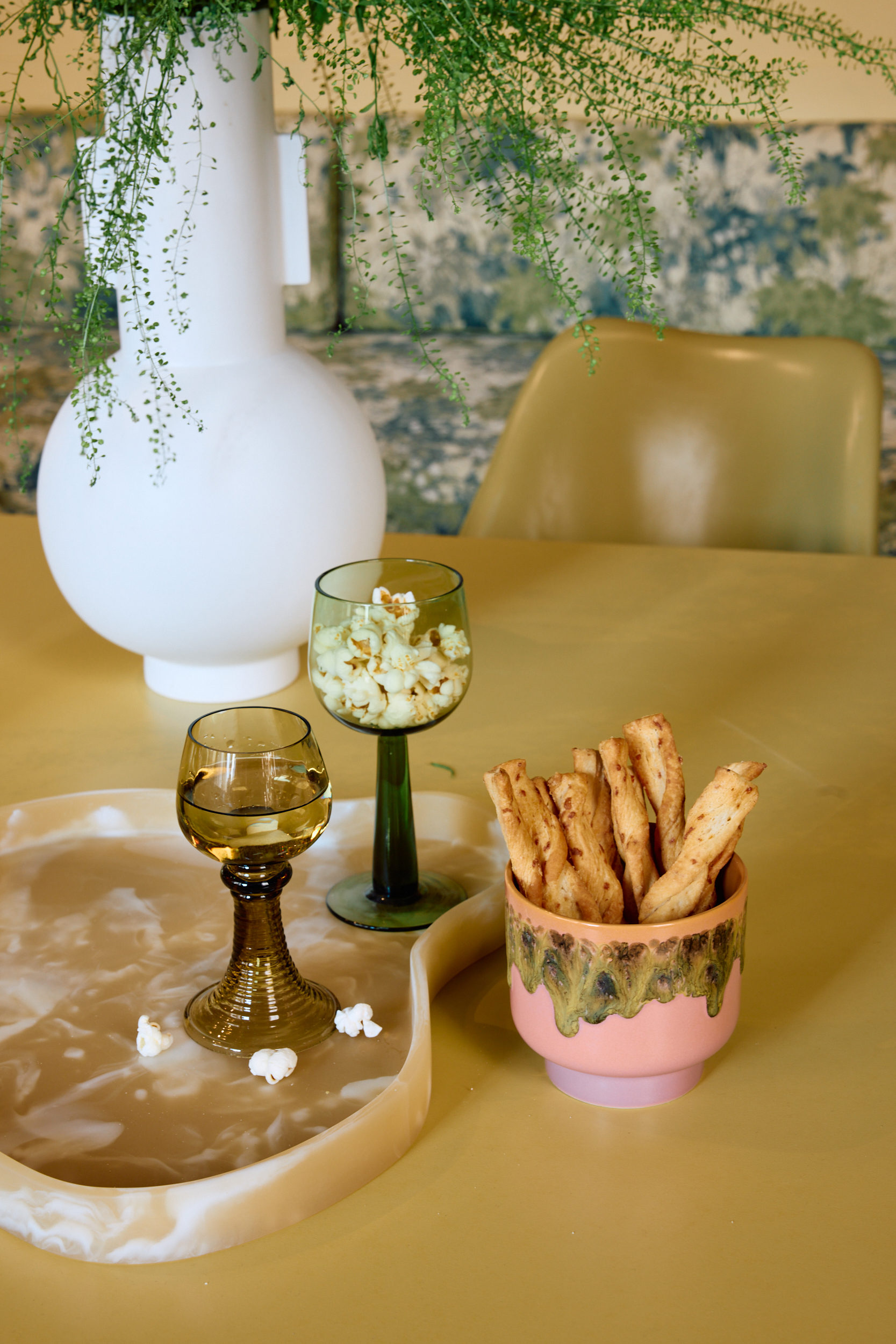 HKliving 70's Ceramics large scented candle "Miami"