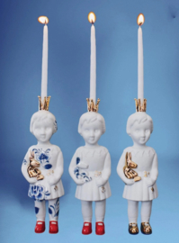 Lammers & Lammers Mini Pupke met kroonkandelaar | wit met delftsblauw all-over en rode schoentjess