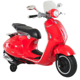 Vespa rood 6v met usb en verlichting( gratis windscherm )