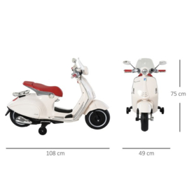 Vespa wit 6v  met usb en verlichting ( gratis windscherm )