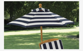 Navy Hardhouten ligstoel incl kussens en parasol