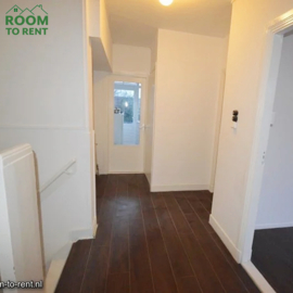 Découvrez l'Harmonie de Confort : Chambre Meublée Agréable à Voorburg, près de La Haye