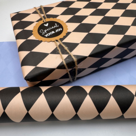 Inpakpapier 'geruit' beige zwart