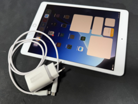 Ipad 7e Gen 32gb incl lader