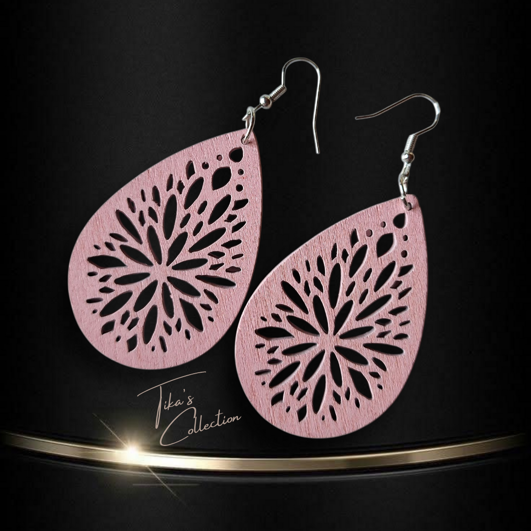 Houten oorbellen roze ~ Tika's Collection
