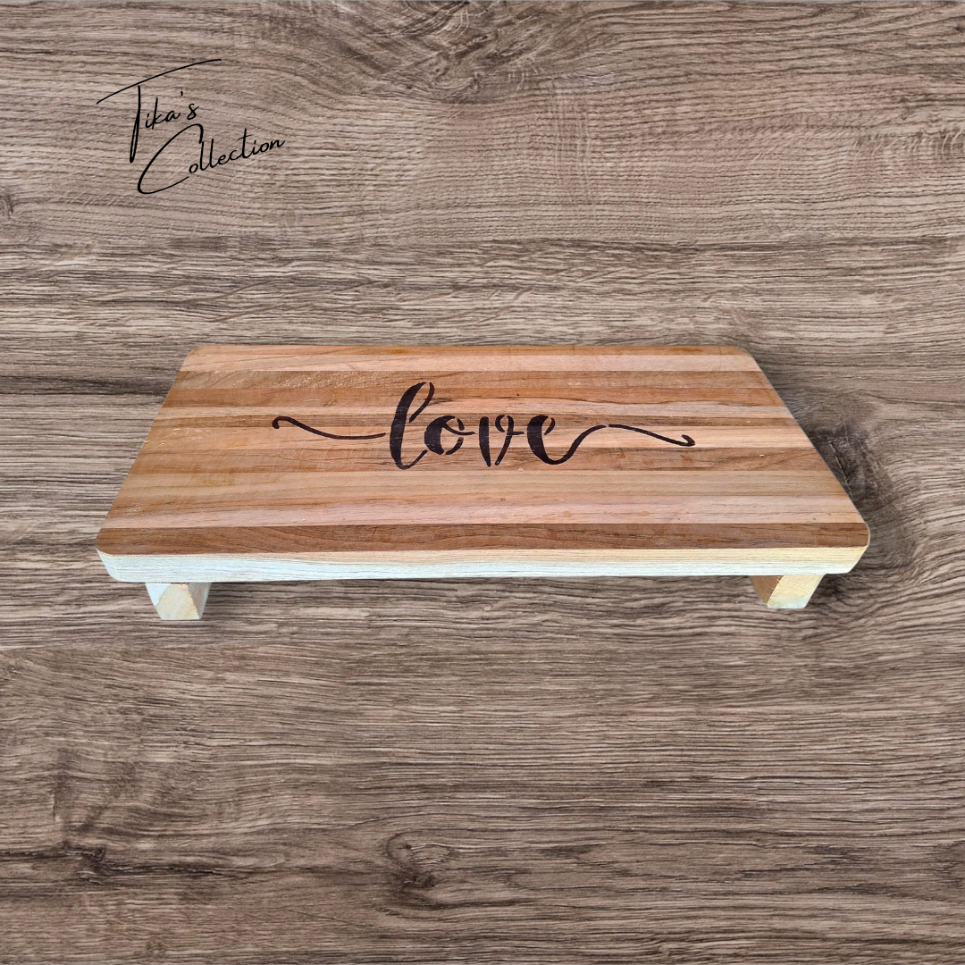 Houten serveertafeltje - Love- Tika's Collection