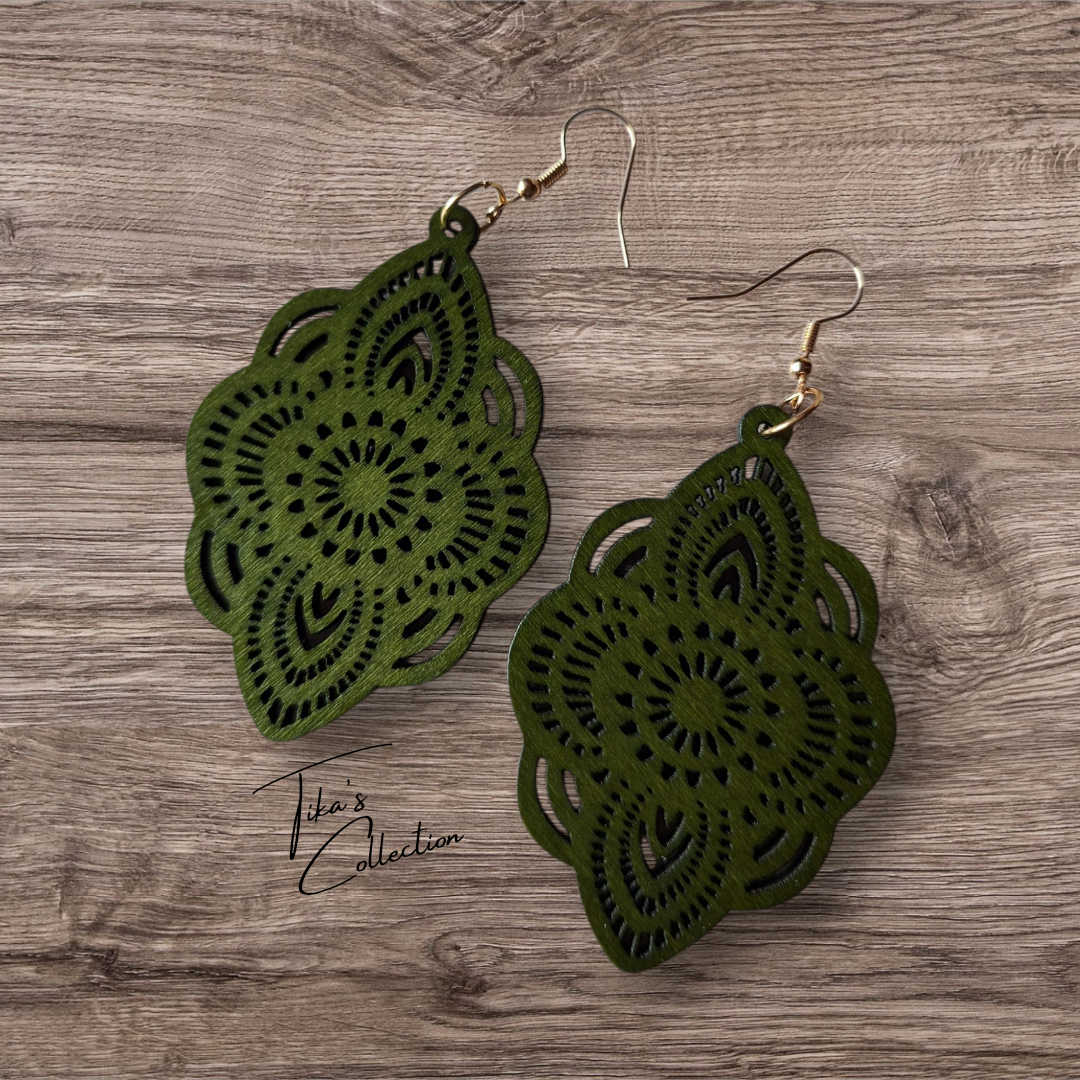 Houten oorbellen groen ~ Tika's Collection
