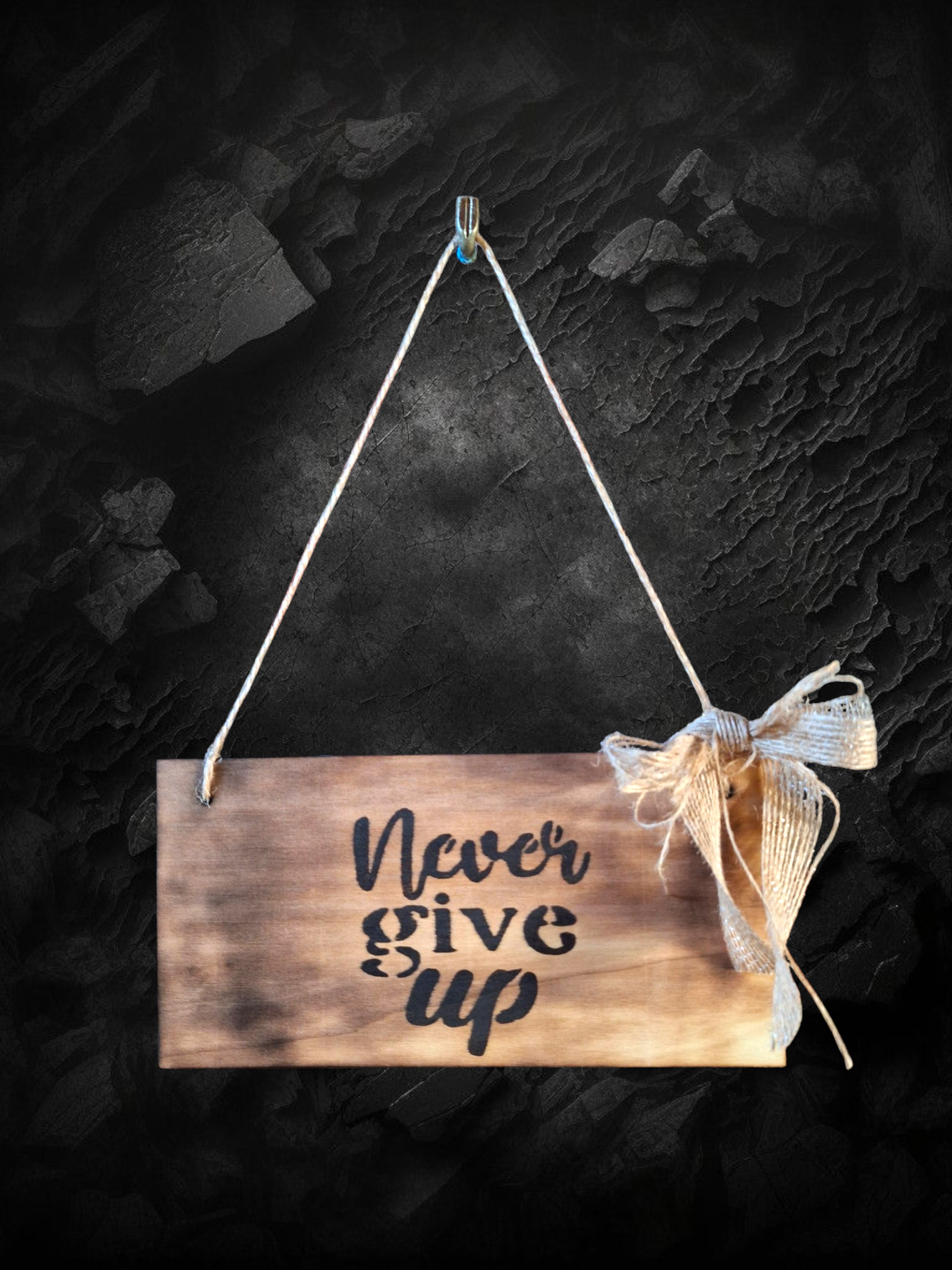 Decoratieplaatje in hout - Never give up