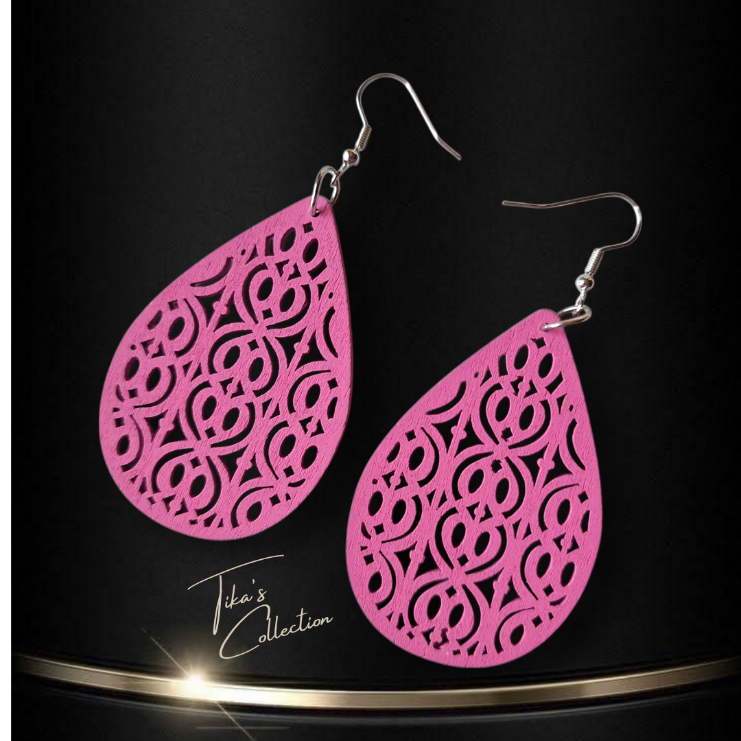 Houten oorbellen roze ~ Tika's Collection