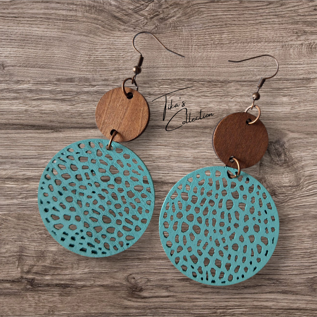 Houten oorbellen blauw ~ Tika's Collection
