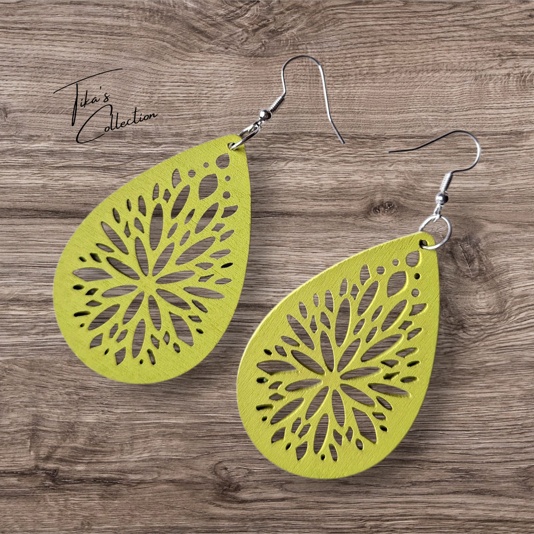 Houten oorbellen groen ~ Tika's Collection