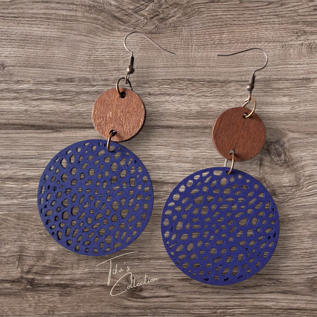 Houten oorbellen blauw ~ Tika's Collection