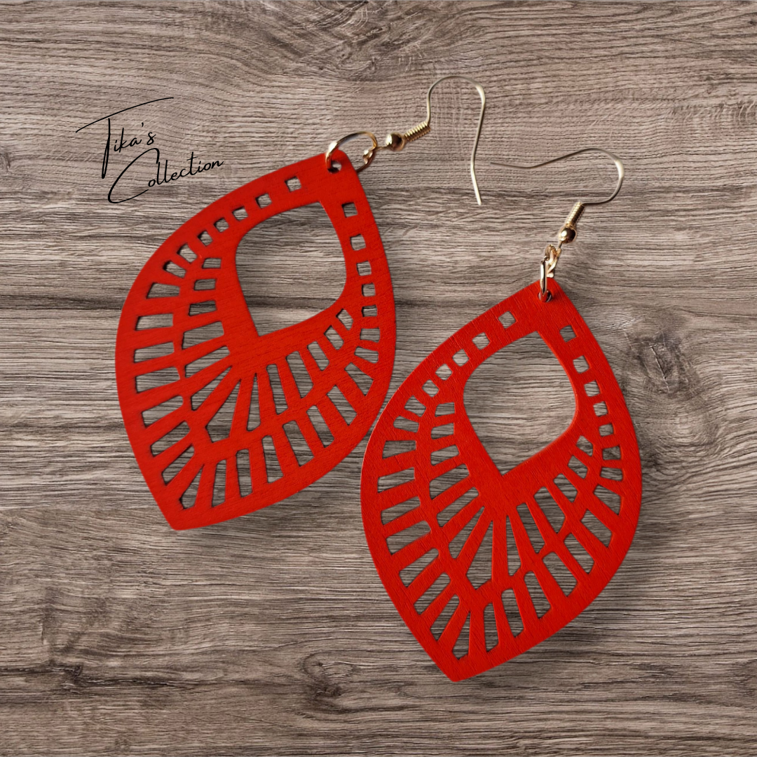 Houten oorbellen rood ~ Tika's Collection