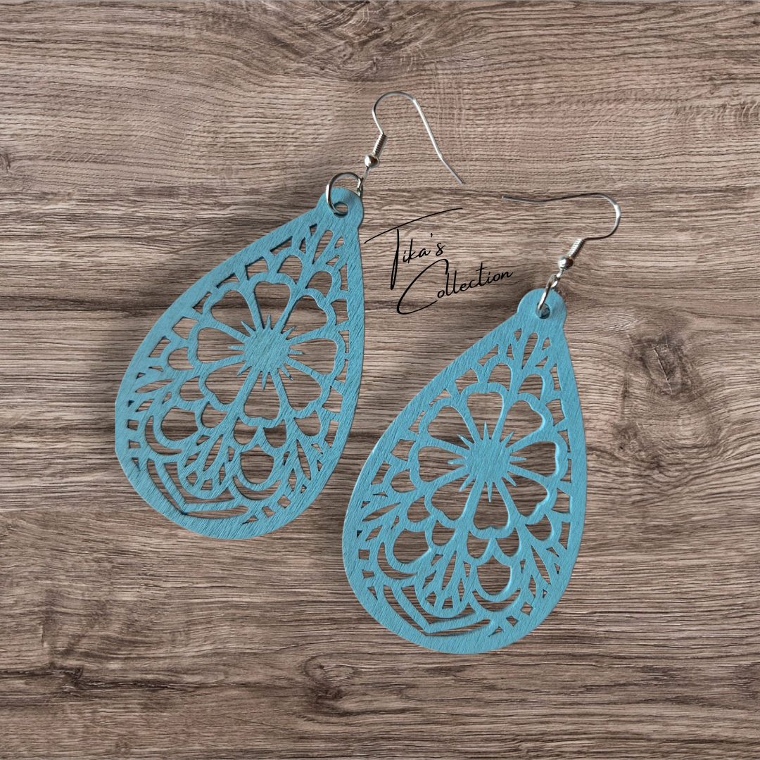 Houten oorbellen blauw ~ Tika's Collection