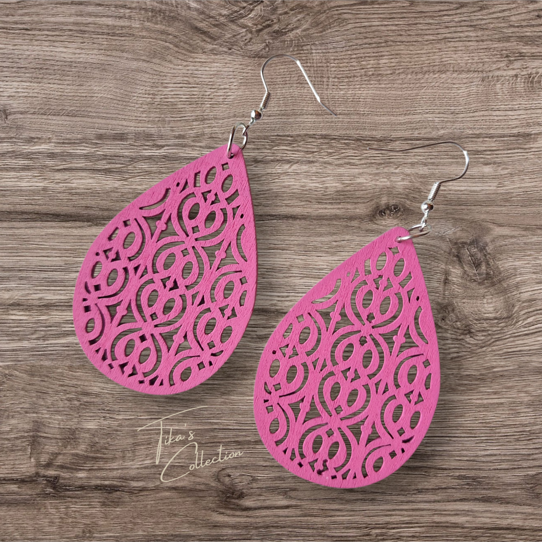 Houten oorbellen roze ~ Tika's Collection