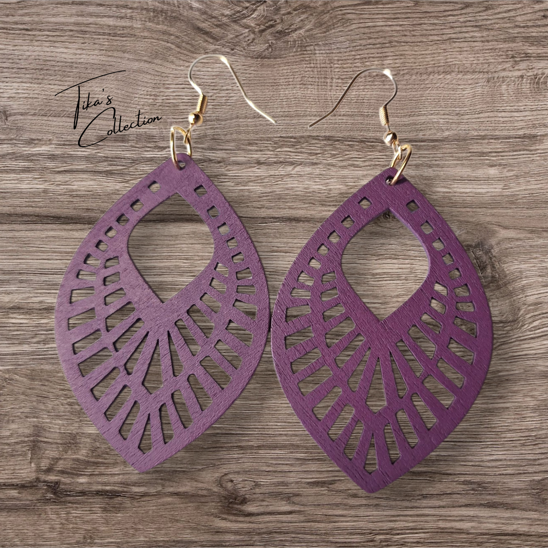 Houten oorbellen paars ~ Tika's Collection