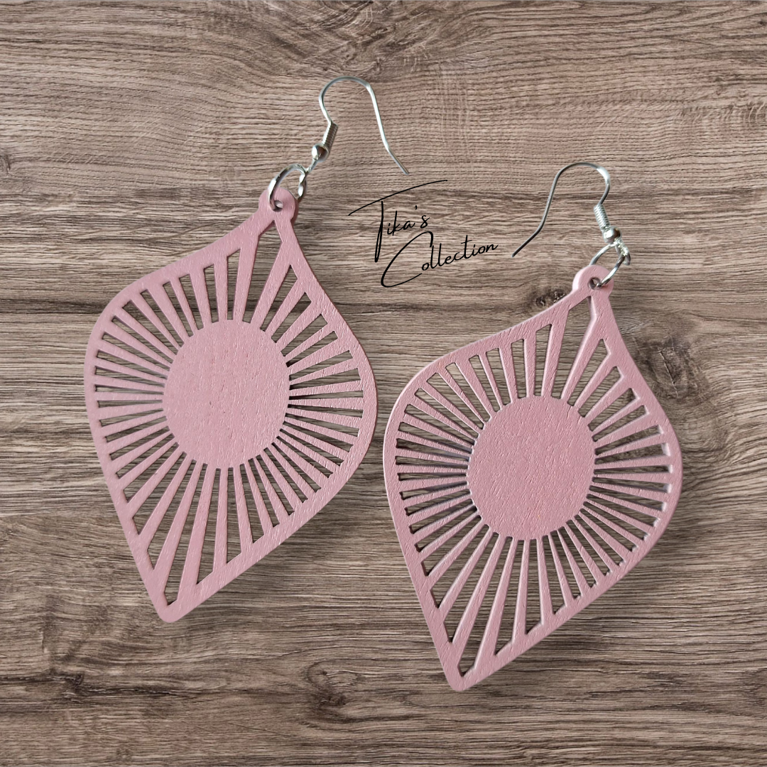 Houten oorbellen roze ~ Tika's Collection