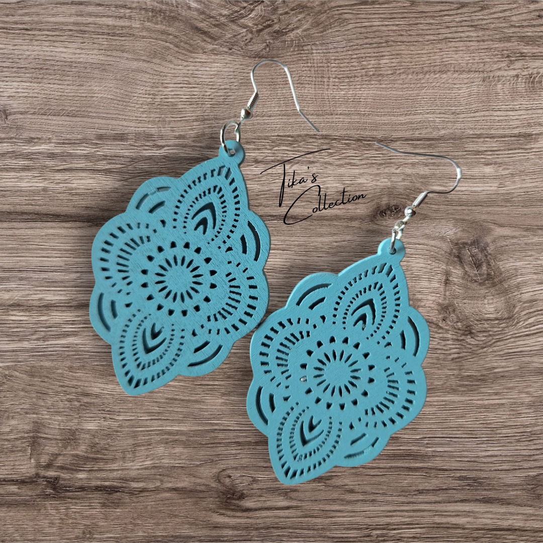 Houten oorbellen blauw  ~ Tika's Collection