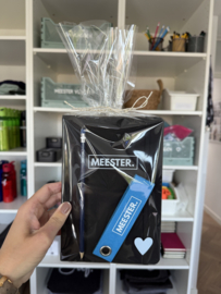 MEESTER. Cadeaupakket notitieboekje, potlood en sleutelhanger zwart/blauw