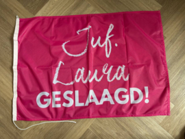 Fuchsia JUF. geslaagd vlag LAURA