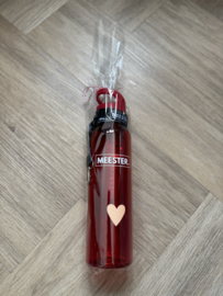MEESTER. Cadeaupakket waterfles en keycord rood