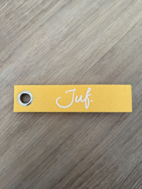 Geel JUF. Vilten Sleutelhanger Krijt