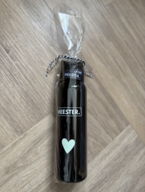MEESTER. Cadeaupakket waterfles en keycord zwart