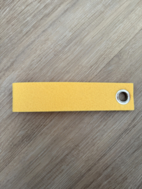 Geel JUF. Vilten Sleutelhanger Krijt