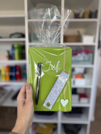 JUF. Cadeaupakket notitieboekje, pen en sleutelhanger groen