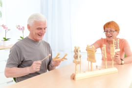 Muziekinstrumenten hout op standaard