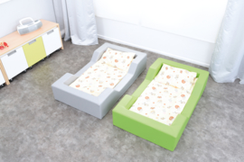 Foam bed met uitsparingen 128x75x25cm  - Lime groen