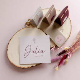 Geboortekaartje Julia  |  bloem - eco papier