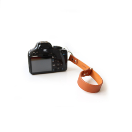 Leren camera polsband - doorgang verstelbaar | plantaardig gelooid tuigleer