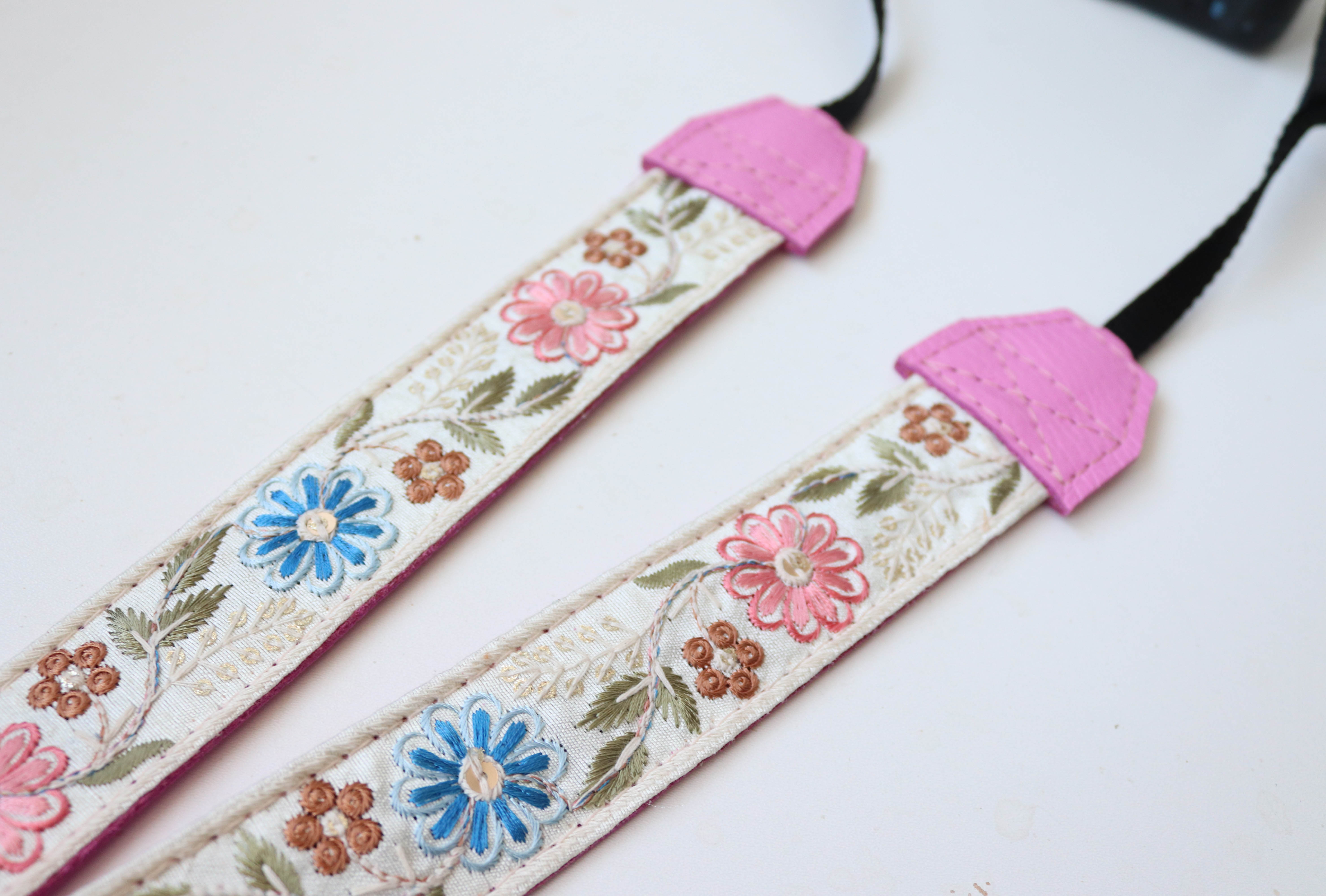 Leren camerariem Boho flowers | creme wit