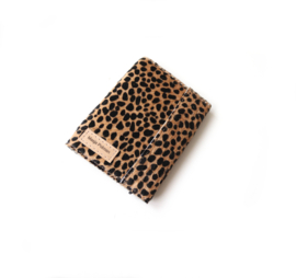 Hoesje voor paspoort en gele boekje