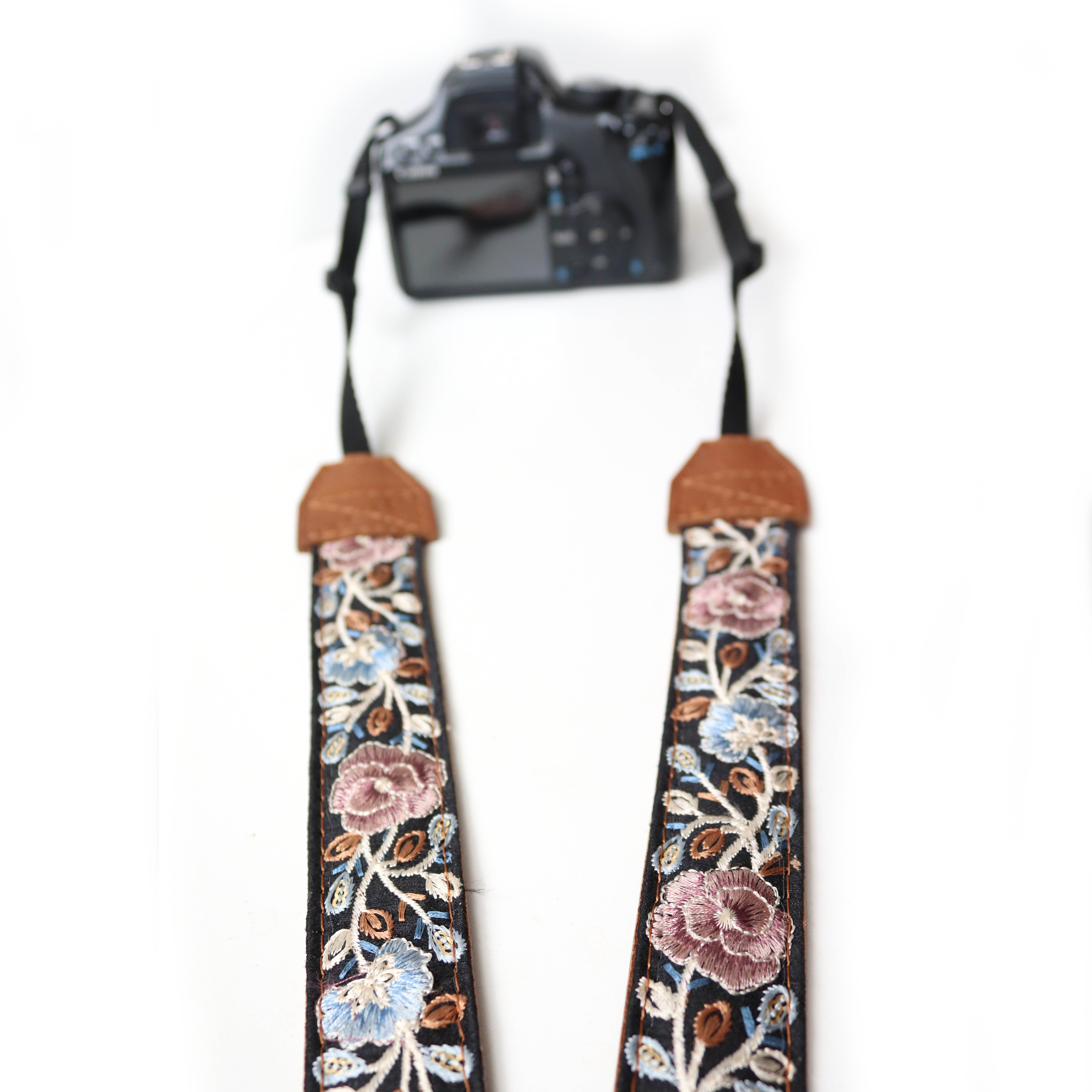 Leren camerariem Boho | zwart bloemen