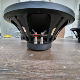 kist + audio system woofer