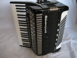 Te koop Accordeon Delicia Choral 26 Zwart als nieuw