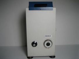 Heraeus Centrifuge met Verwarming en tijdklok uit ons atelier