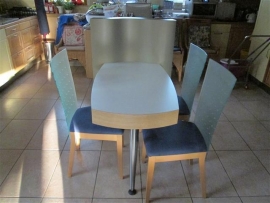 Exclusieve verkoop tafel met of zonder stoelen te koop